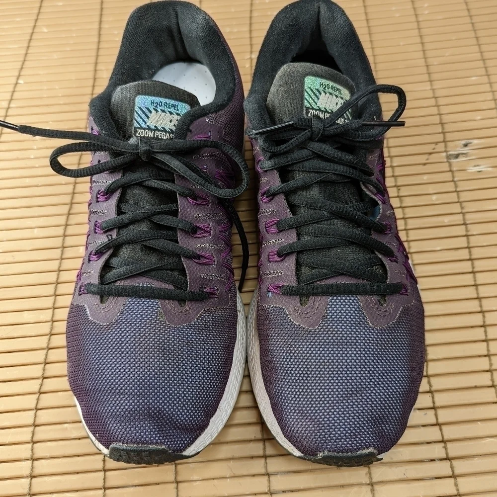Nike iD Free Run 5.0  526812-902 women's sz 11W. Rare 902 color weigh. Great con